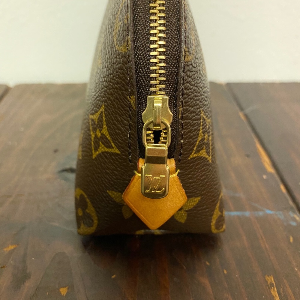 Louis Vuitton cosmetic pouch - Picture 4 of 13
